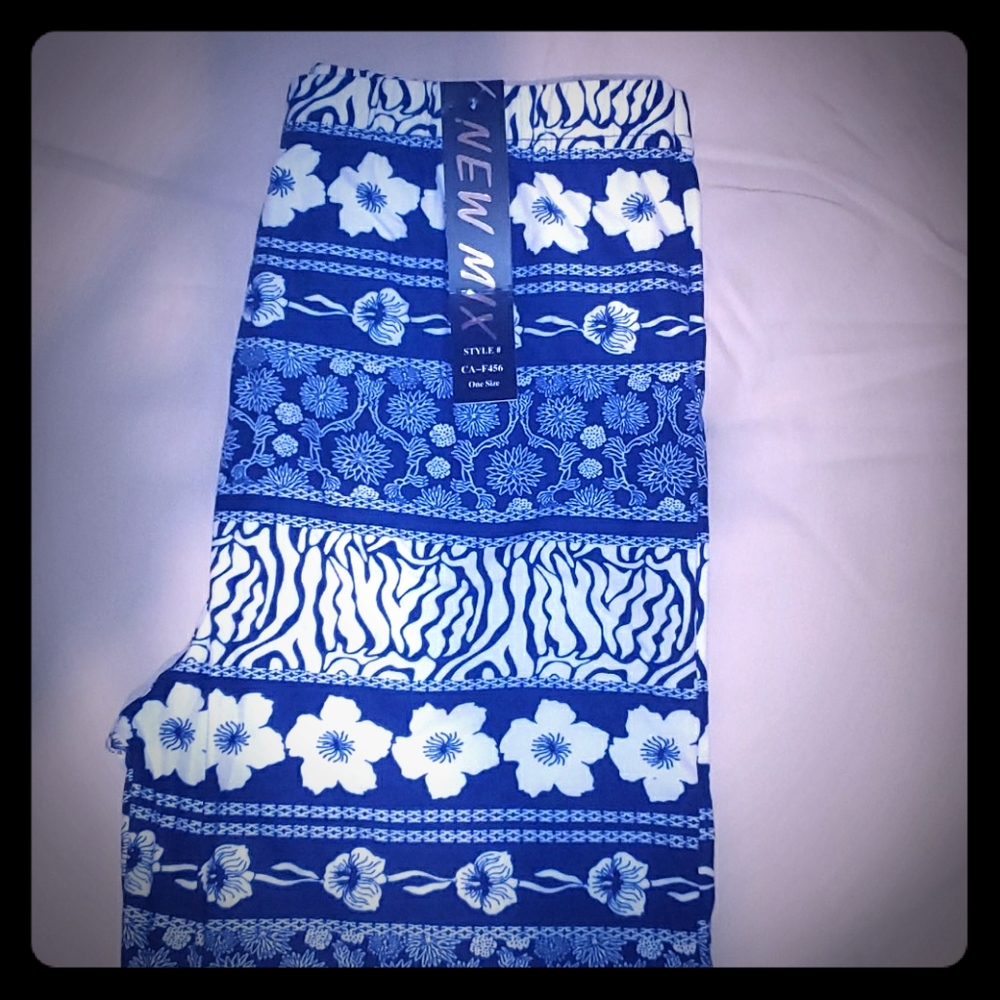 Flower Blue capri's